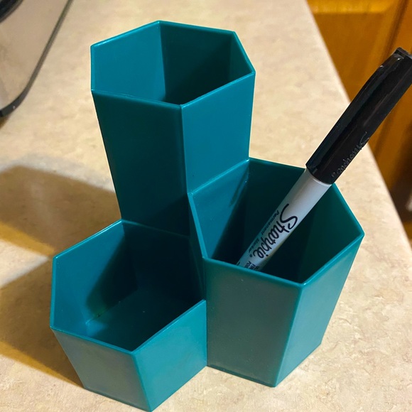 Pen/pencil holder - Picture 1 of 5